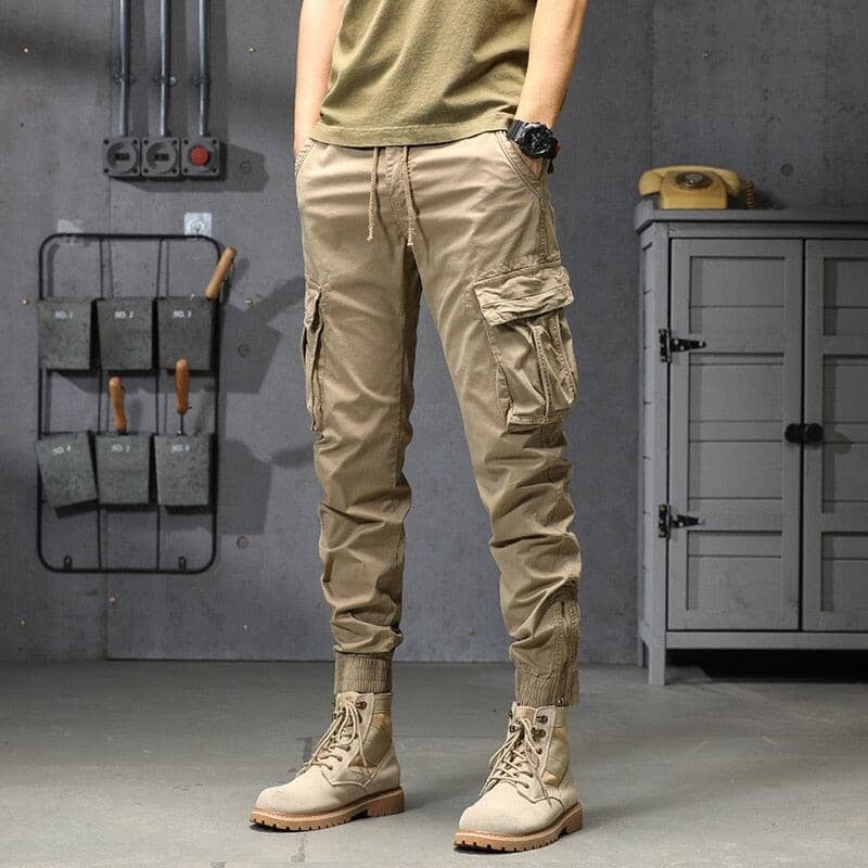 [COMPRE 1 E LEVE 2] - Calça Cargo Elite™ com Design Tático / A calça do homem que adora se aventurar!